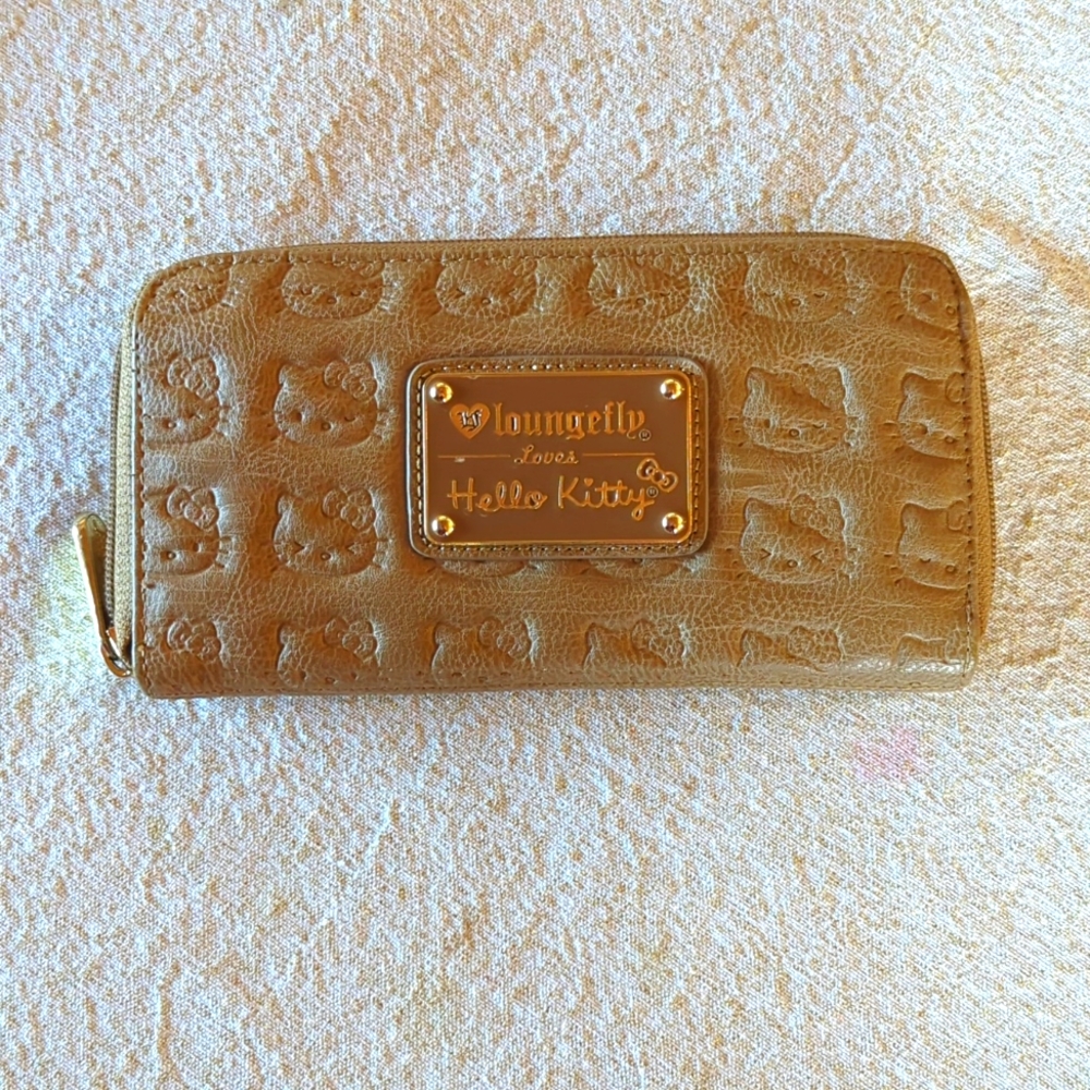 Hello Kitty Wallet - image 1